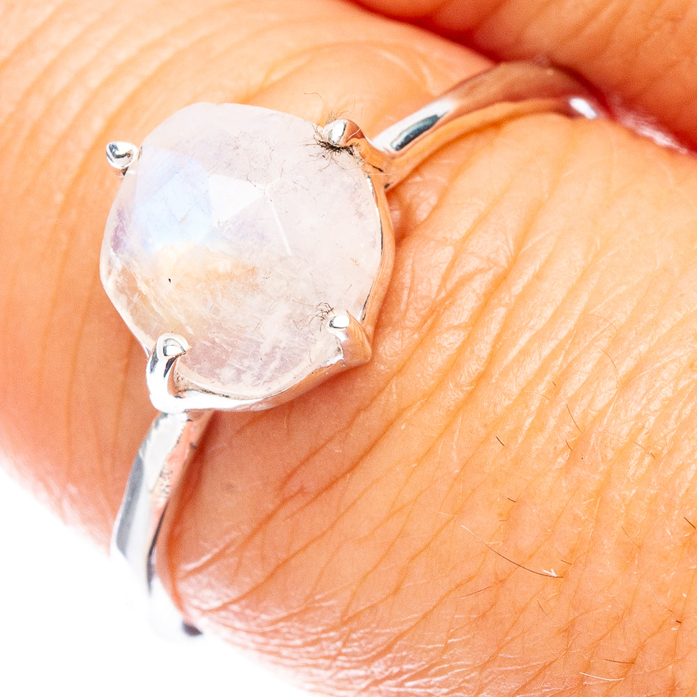 Value Rainbow Moonstone Ring Size 8 (925 Sterling Silver) R7569