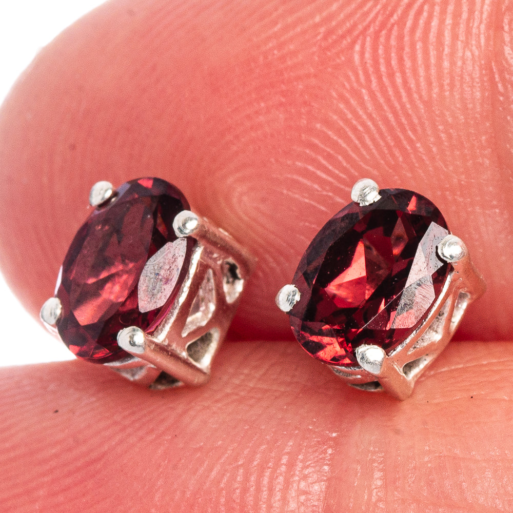 Garnet EarDainty Rings 1/4" (925 Sterling Silver) E433513
