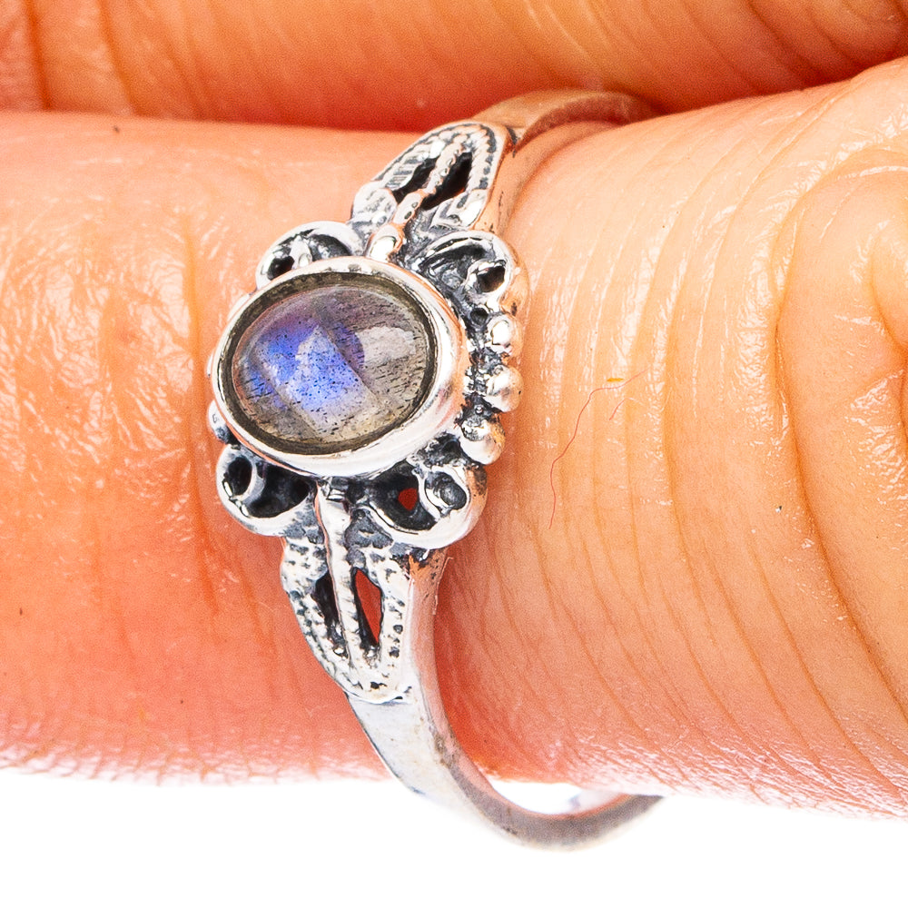 Labradorite 925 Sterling Silver Ring Size 5.75 (925 Sterling Silver) R6236