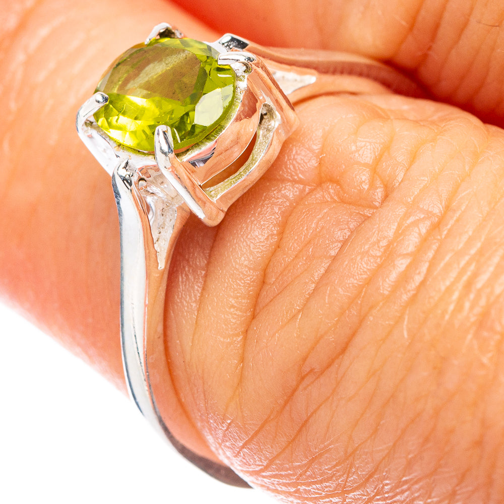 Peridot Dainty Ring Size 6.5 (925 Sterling Silver) R5897
