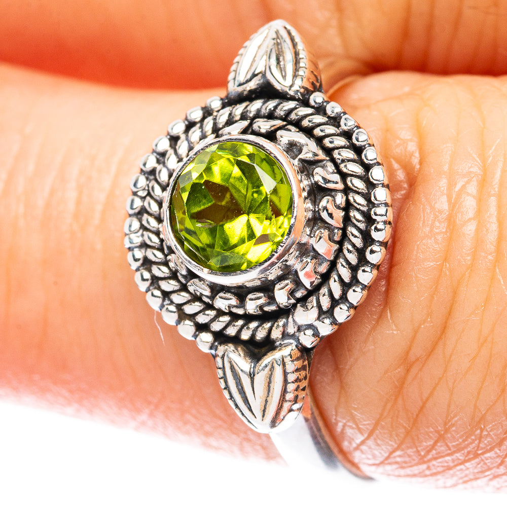 Value Peridot Ring Size 7.25 (925 Sterling Silver) R3055