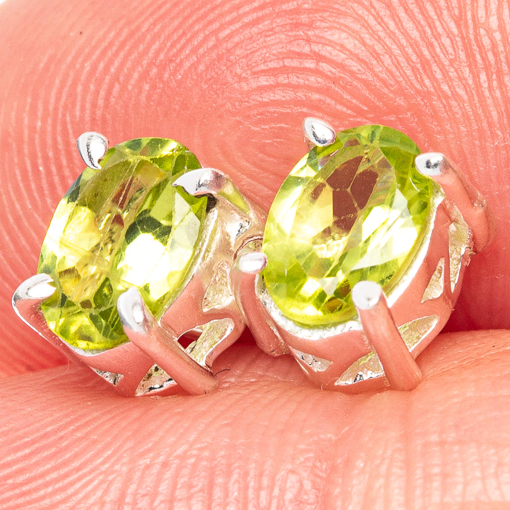 Peridot Dainty Earrings 1/4" (925 Sterling Silver) E2060