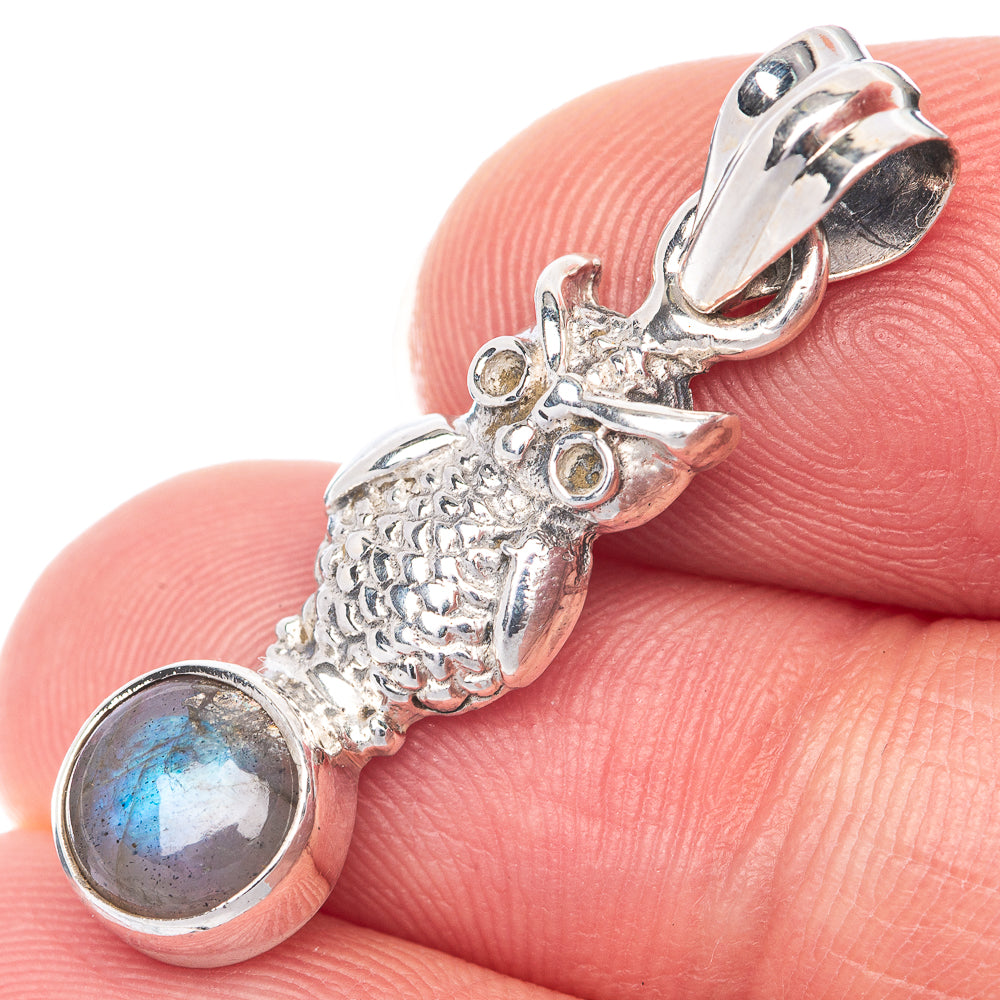 Labradorite Dainty Pendant 1 1/4" (925 Sterling Silver) P39903