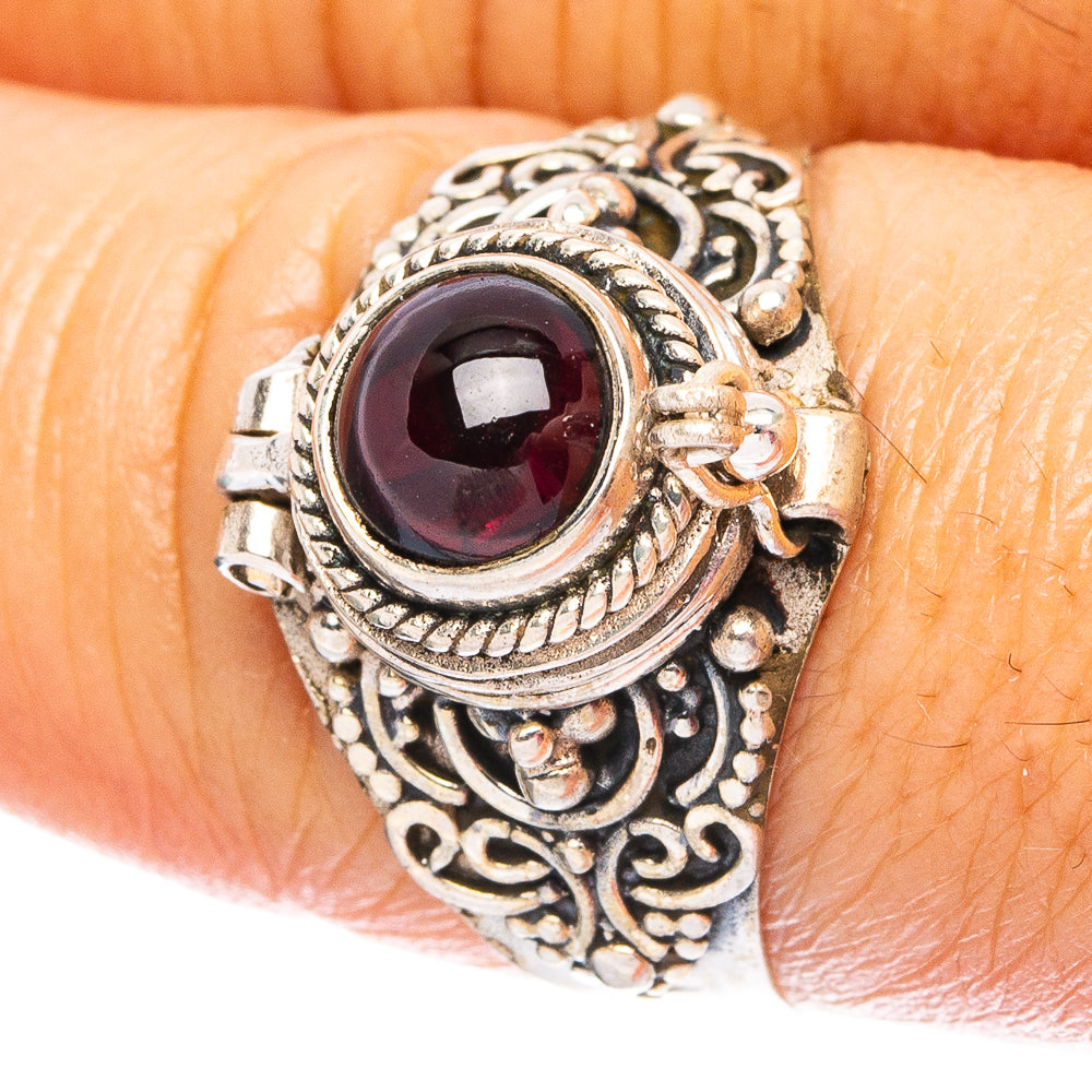 Garnet Posion 925 Sterling Silver Ring Size 8.75 (925 Sterling Silver) R6253
