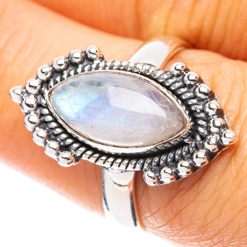 Rainbow Moonstone 925 Sterling Silver Ring Size 7 (925 Sterling Silver) R5377