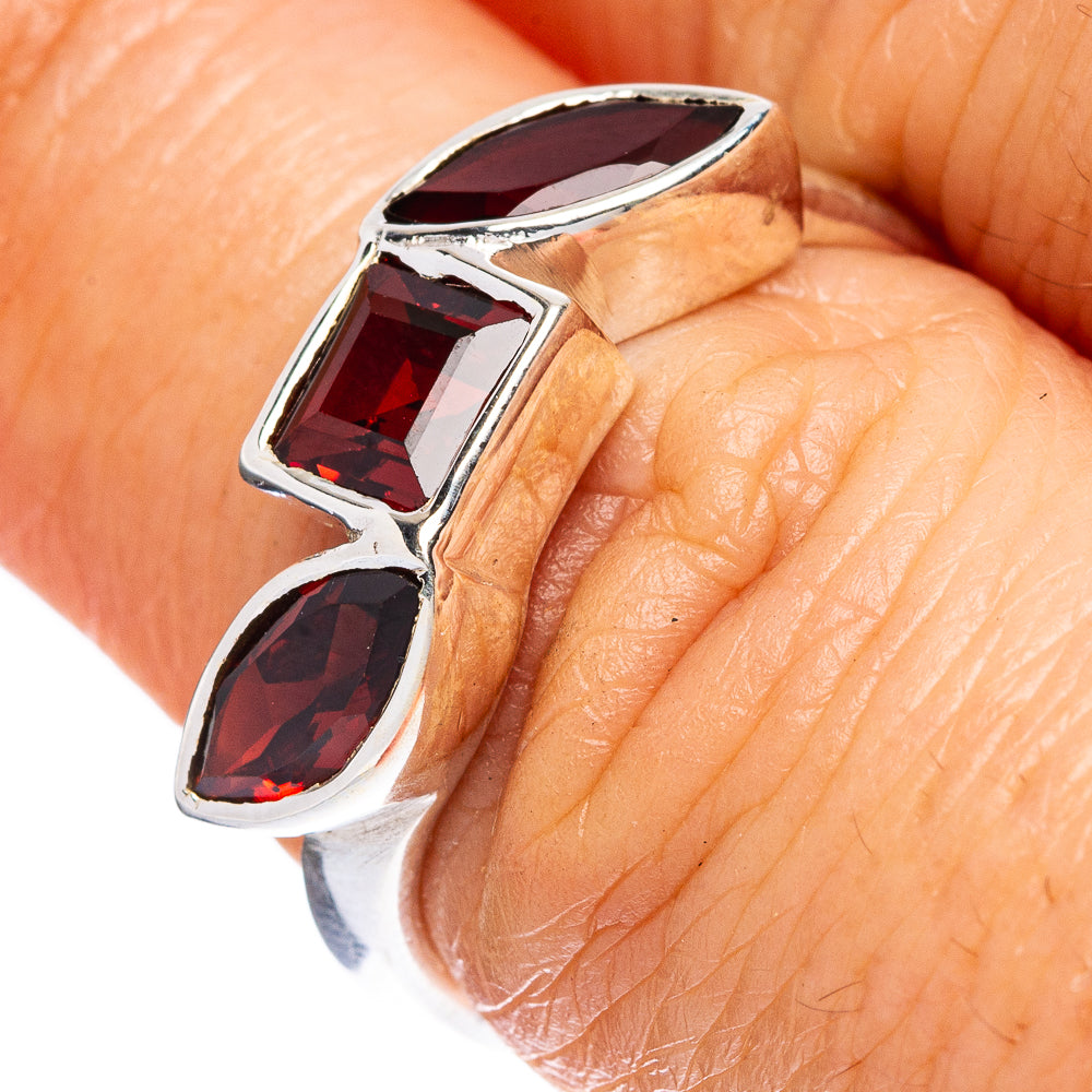 Garnet Ring Size 7 (925 Sterling Silver) R2346