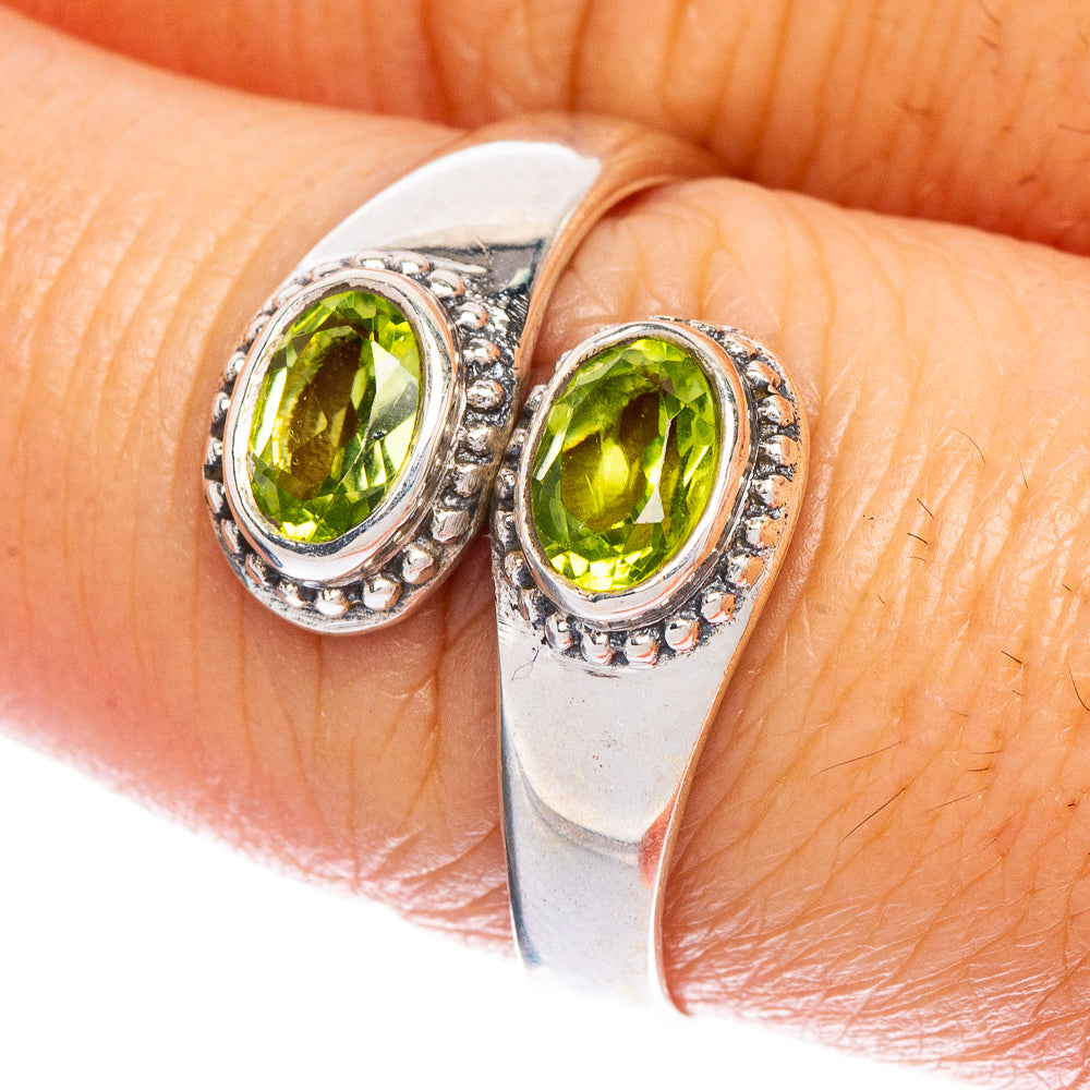 Peridot Ring Size 9 (925 Sterling Silver) R147082