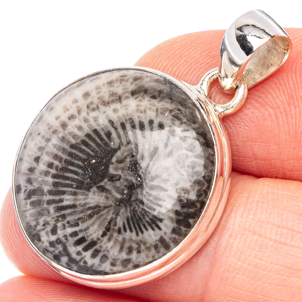 Petoskey Stone Pendant 1 1/4" (925 Sterling Silver) P43836