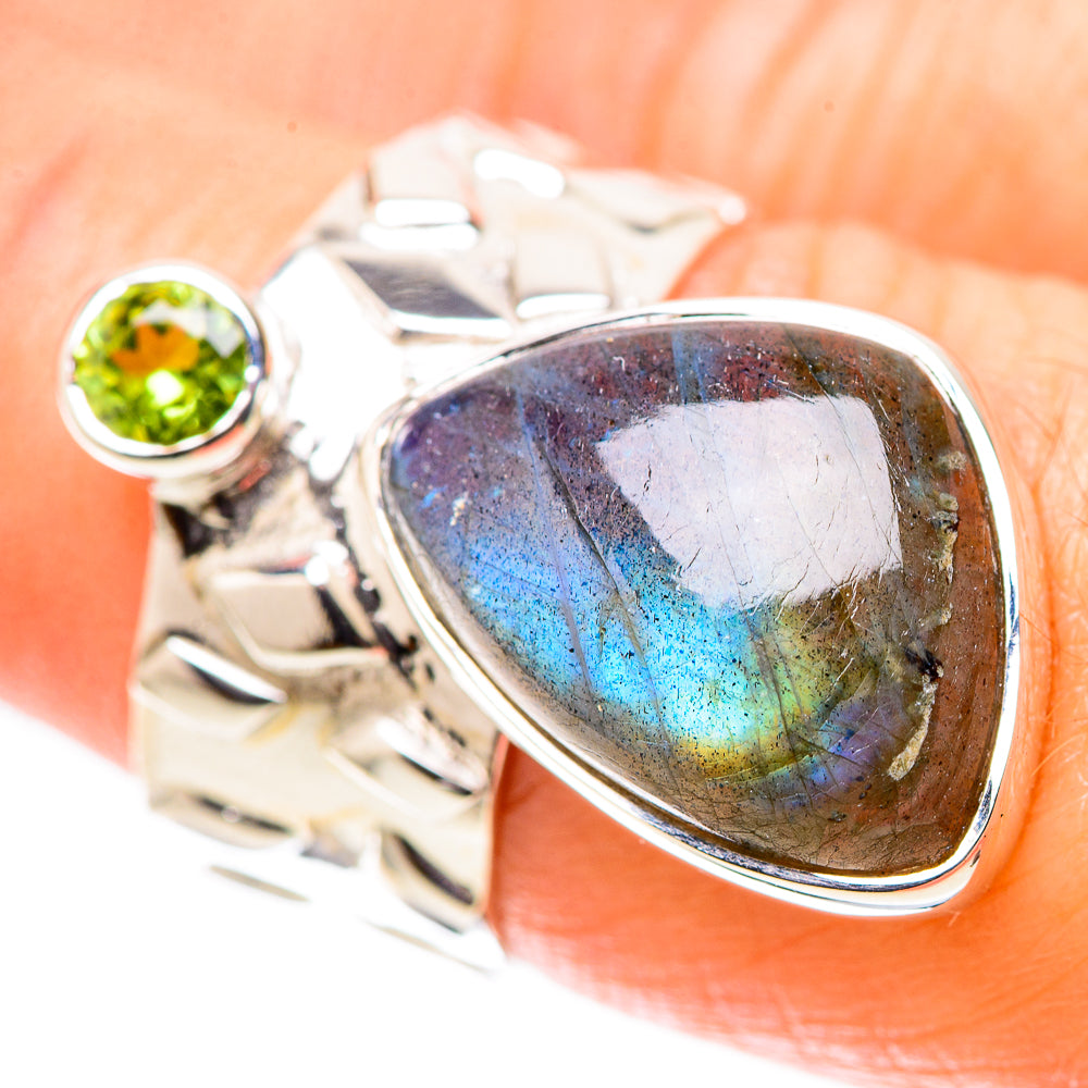 Premium Labradorite, Peridot Ring Size 7 (925 Sterling Silver) RING138086