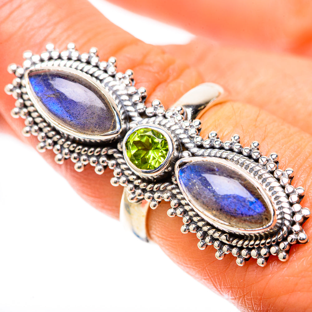 Large Labradorite, Peridot Ring Size 7 (925 Sterling Silver) RING138016