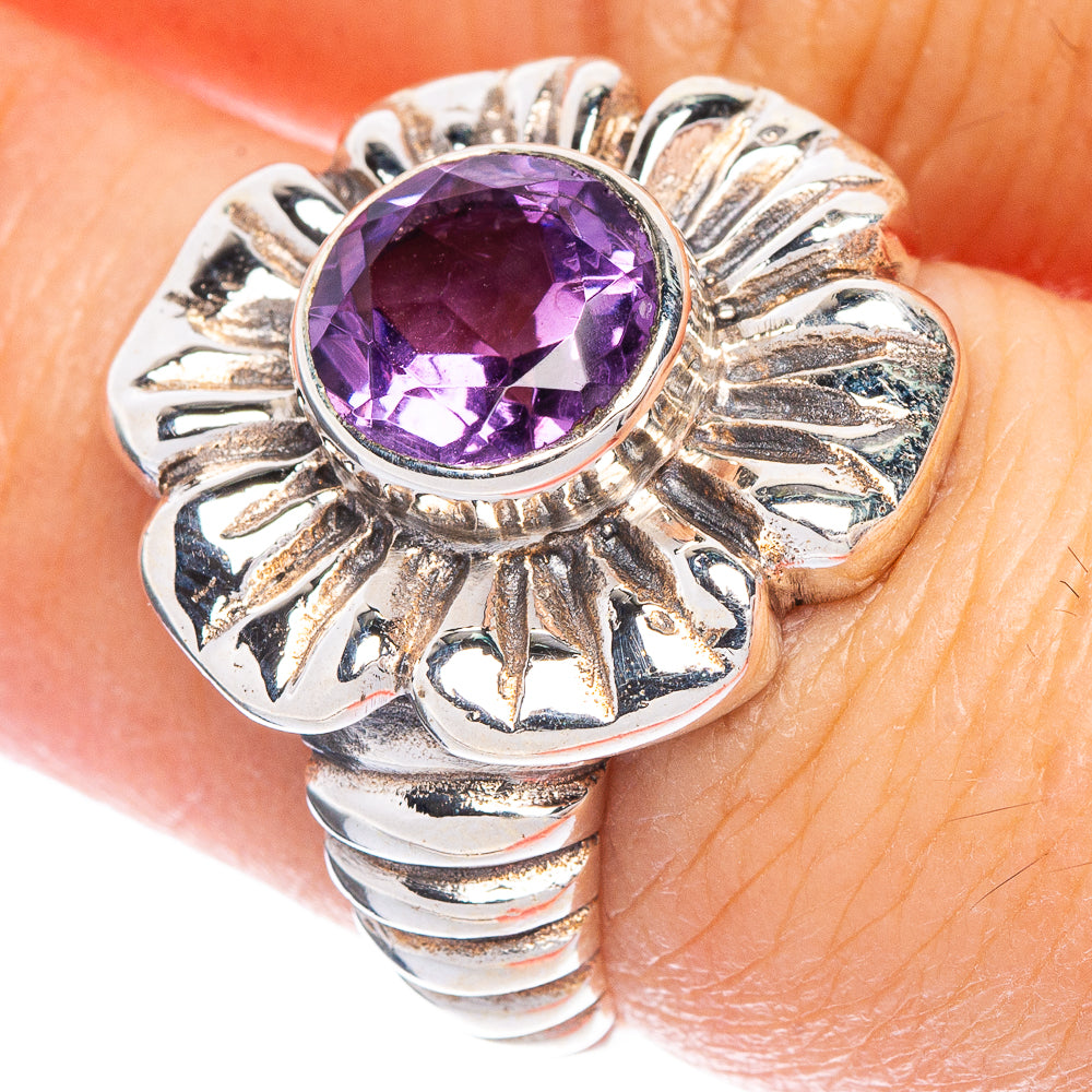 Faceted Amethyst Flower Ring Size 7 (925 Sterling Silver) R147112