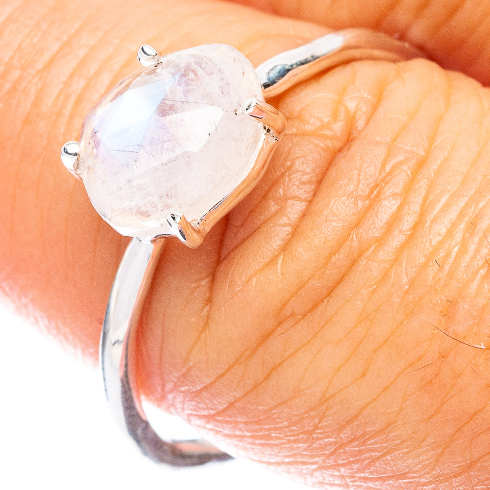 Value Rainbow Moonstone Ring Size 9 (925 Sterling Silver) R7570
