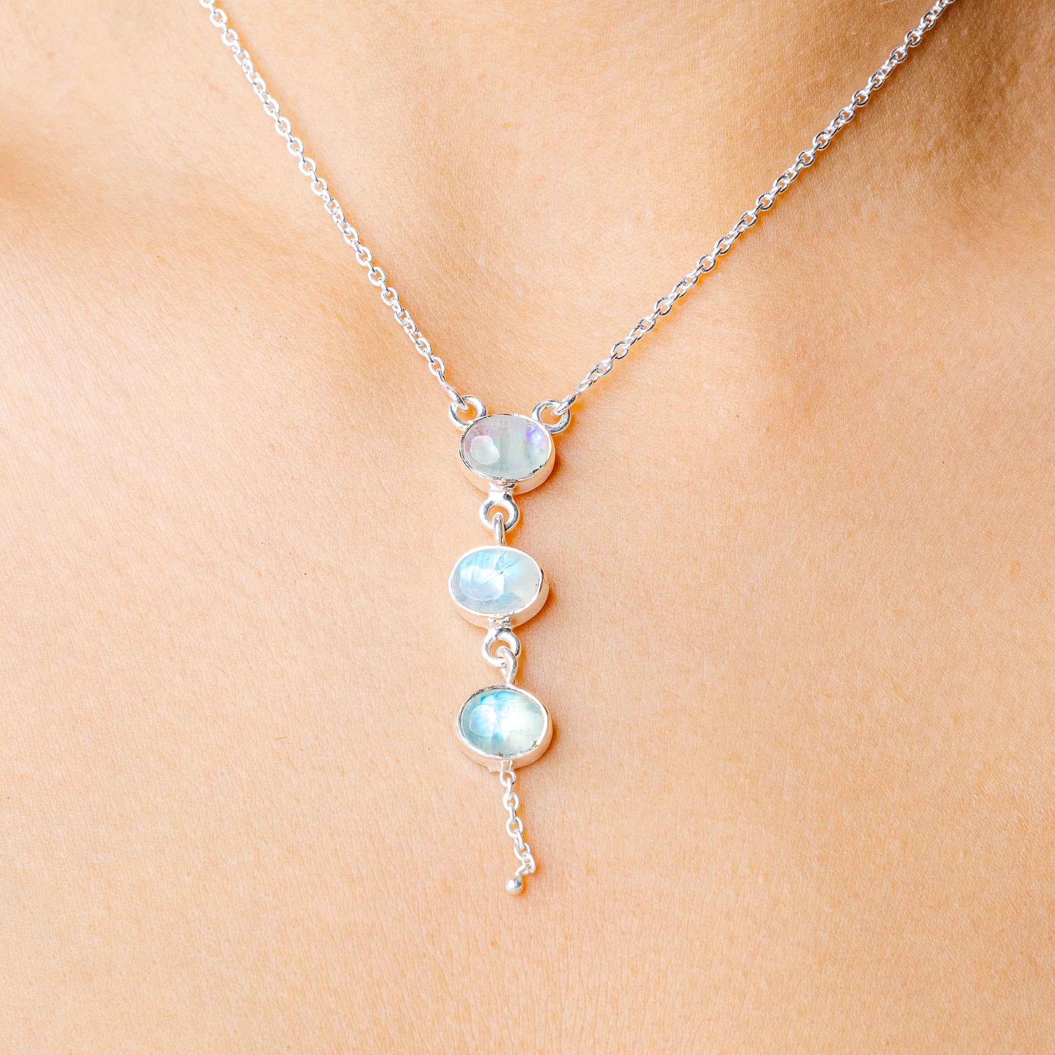 Rainbow Moonstone Necklace 16 To 17 7/8" (925 Sterling Silver) N90292