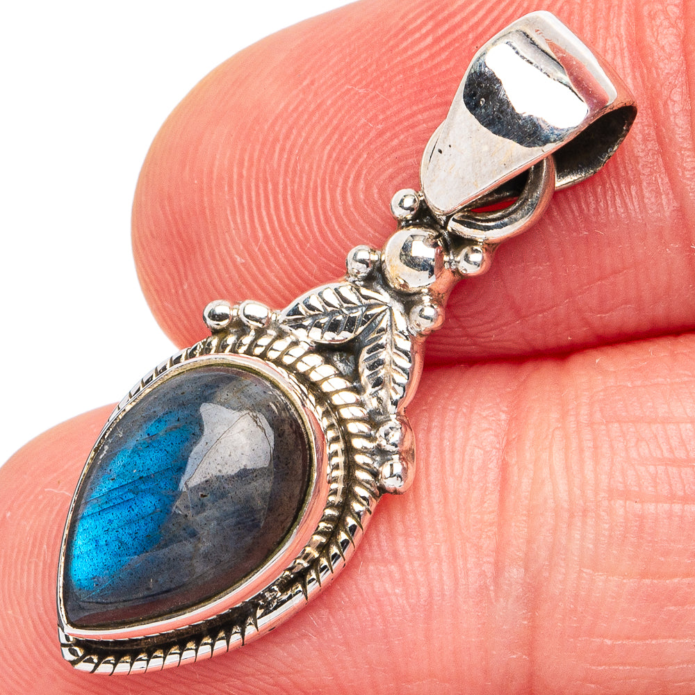 Labradorite Pendant 1 1/4" (925 Sterling Silver) P45537