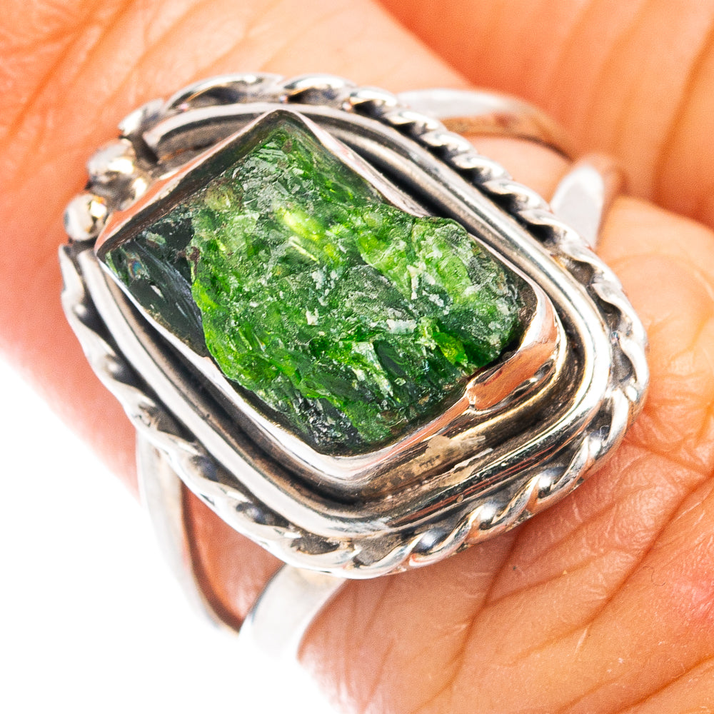 (Classic Series) Chrome Diopside Ring Size 5.75 (.925 Sterling Silver)