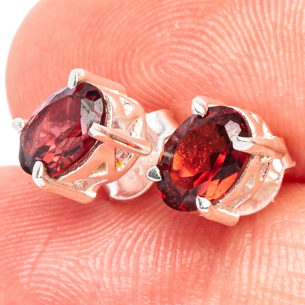 Garnet Earrings 1/4" (925 Sterling Silver) E2609