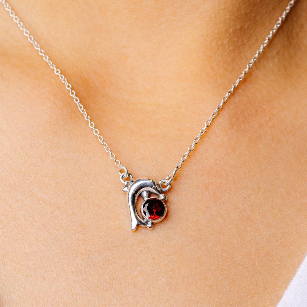 Garnet Dolphin Necklace 16 5/8 To 18 3/8" (925 Sterling Silver) N90148