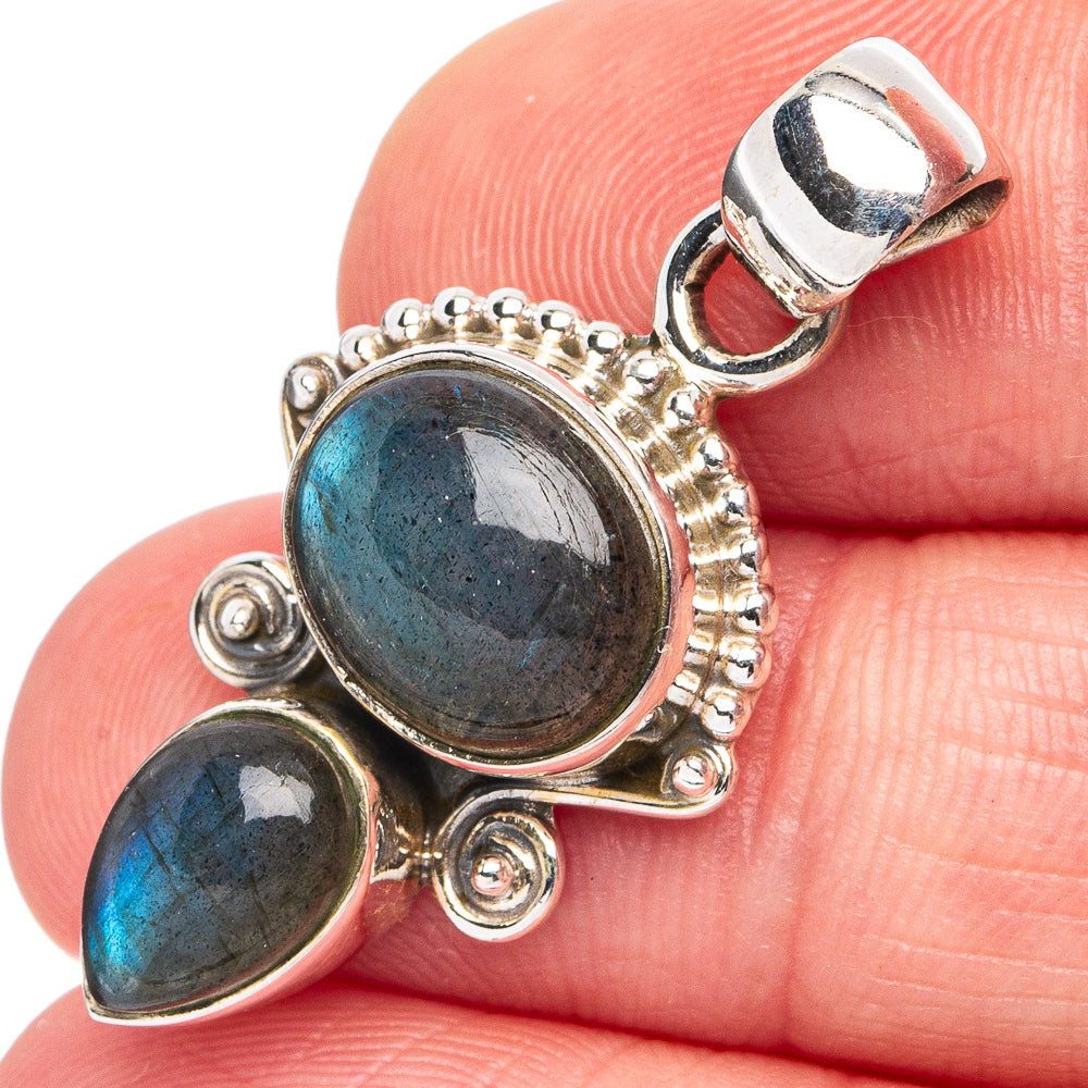 Labradorite Pendant 1 1/4" (925 Sterling Silver) P45556