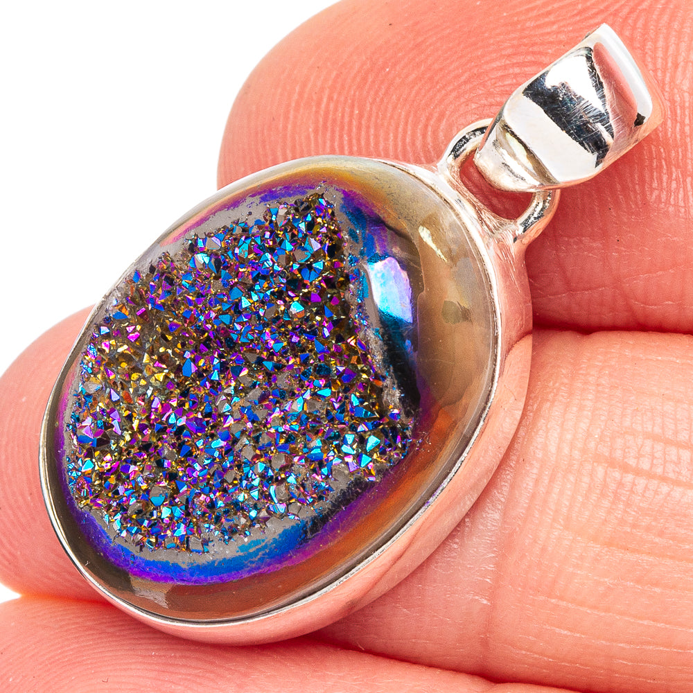Tibetan Druzy Pendant 1 1/8" (925 Sterling Silver) P44979