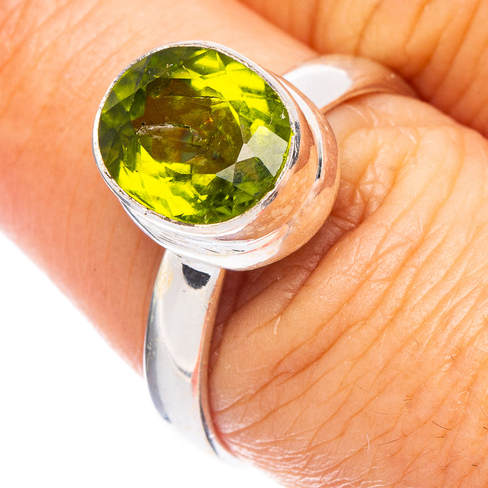 Peridot Ring Size 8 (925 Sterling Silver) R7307