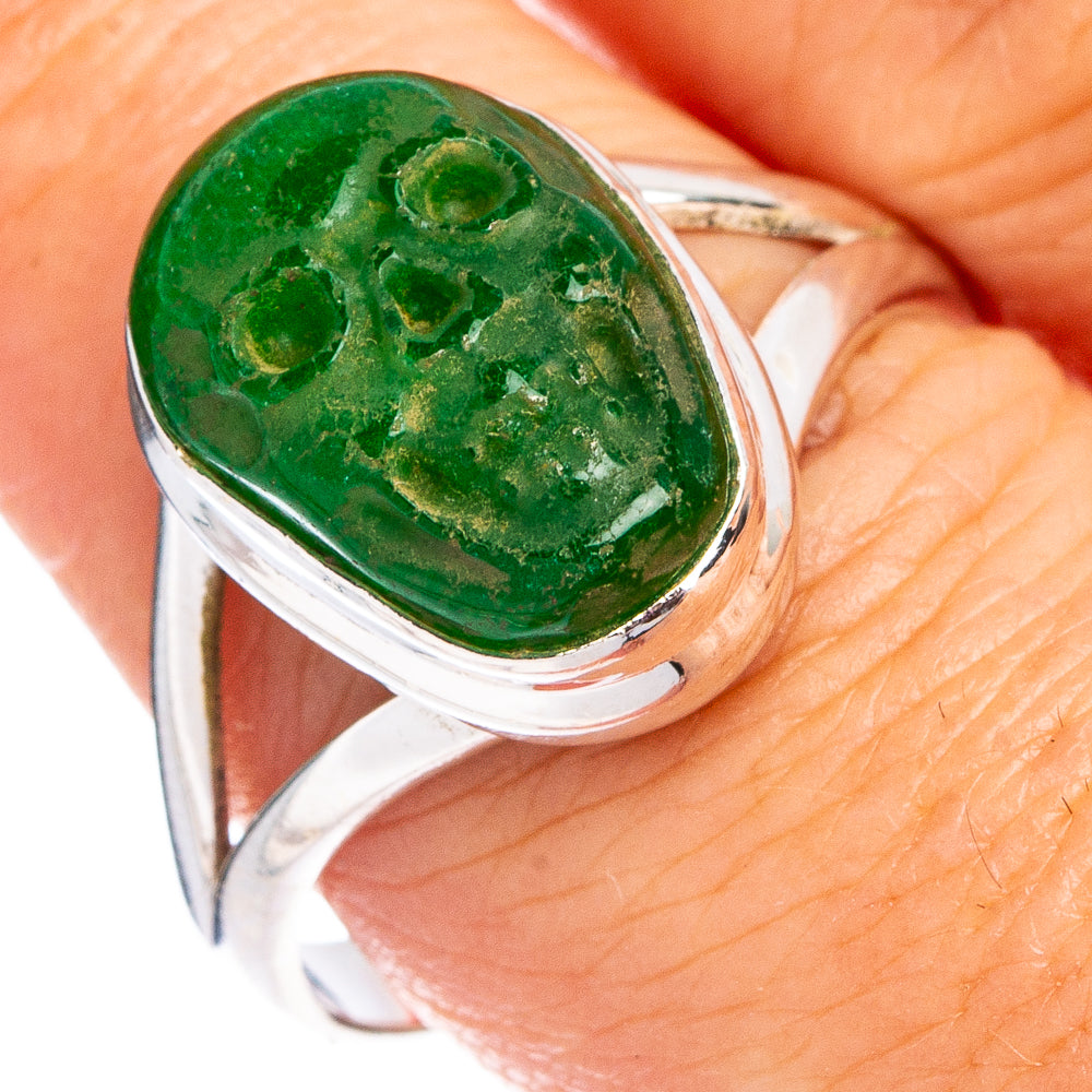 Green Aventurine Skull Ring Size 9 (.925 Sterling Silver)
