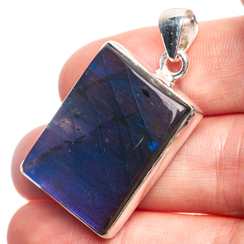 Labradorite Pendant 1 1/2" (925 Sterling Silver) P39220