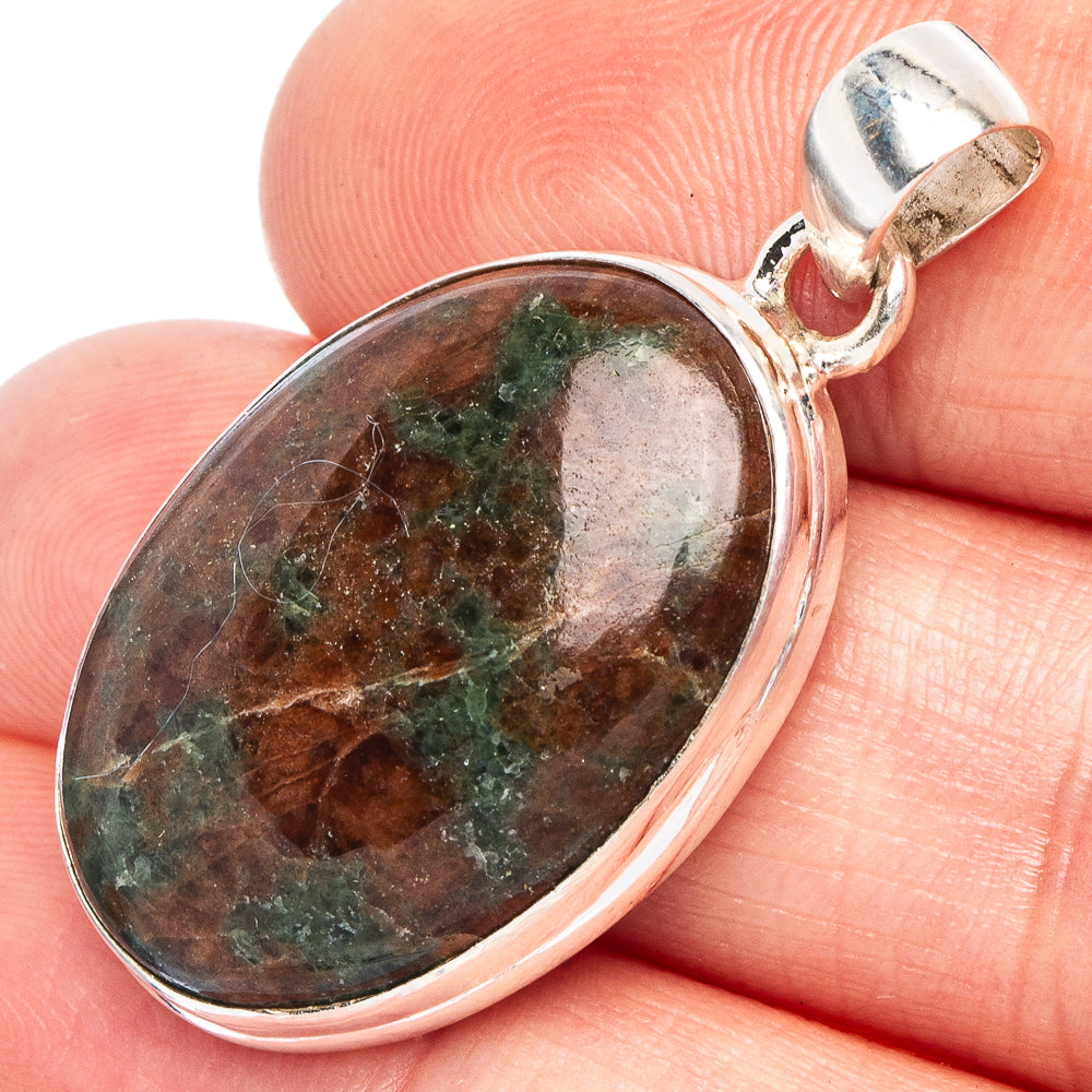 Grass Garnet Pendant 1 3/8" (925 Sterling Silver) P43949