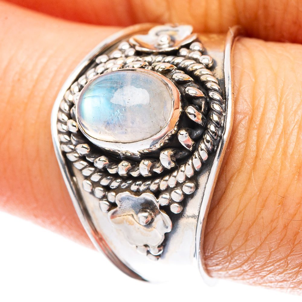 Rainbow Moonstone 925 Sterling Silver Ring Size 8 (925 Sterling Silver) R5420