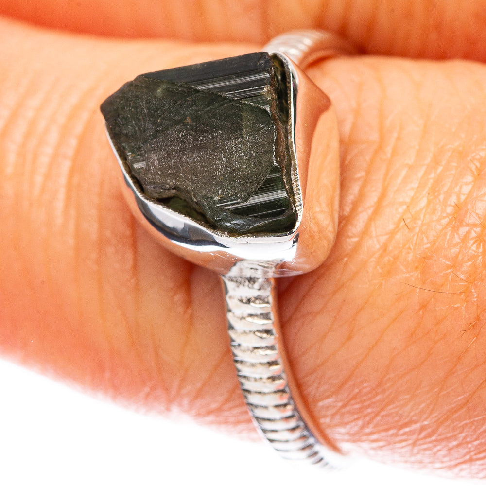 Green Tourmaline Dainty Ring Size 8 (925 Sterling Silver) R5139