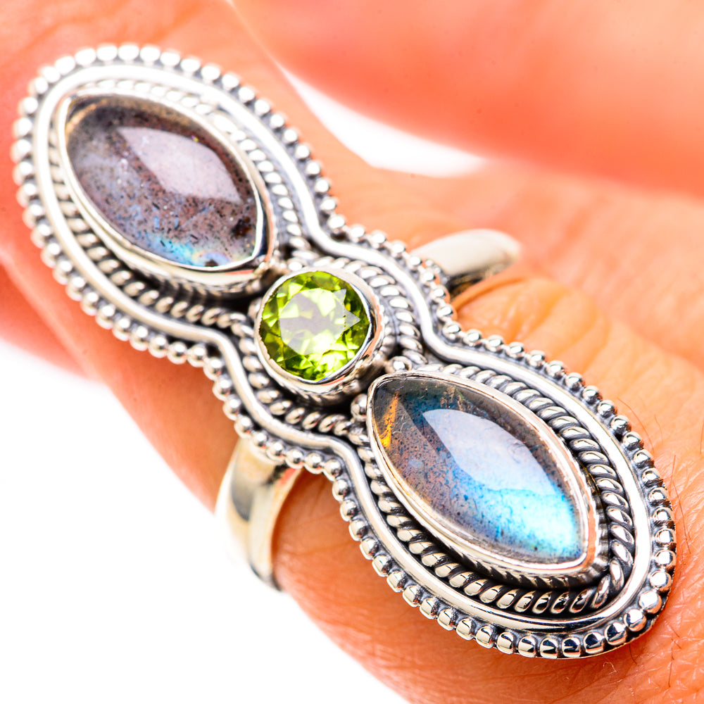 Large Labradorite, Peridot Ring Size 7 (925 Sterling Silver) RING137968