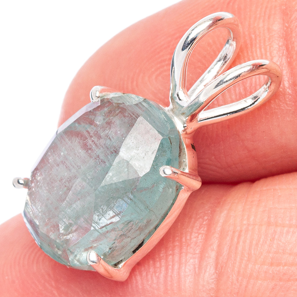 Value Aquamarine Pendant 7/8" (925 Sterling Silver) P44520