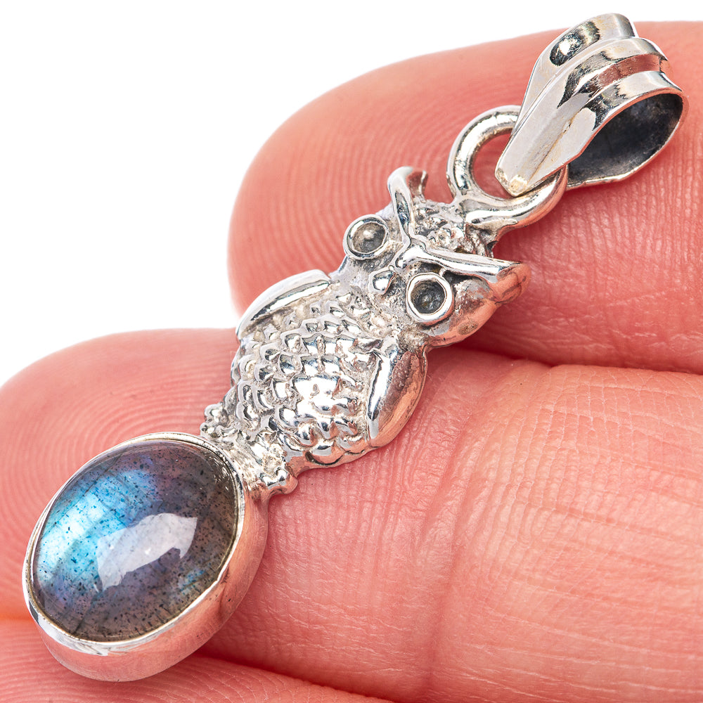 Labradorite Dainty Pendant 1 3/8" (925 Sterling Silver) P39888