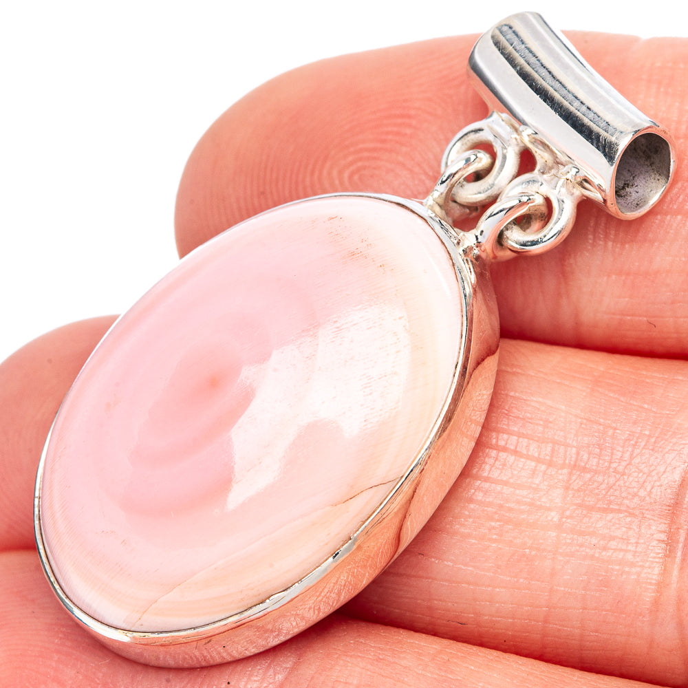 Queen Conch Shell Pendant 1 1/2" (925 Sterling Silver) P41639