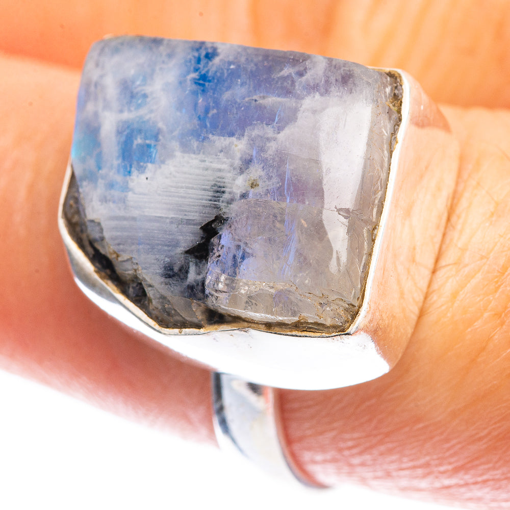 Rough Rainbow Moonstone Ring Size 7 (925 Sterling Silver) RING143382