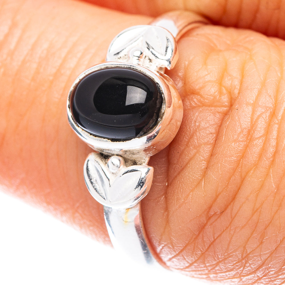 Black Onyx Ring Size 7.25 (925 Sterling Silver) R5579