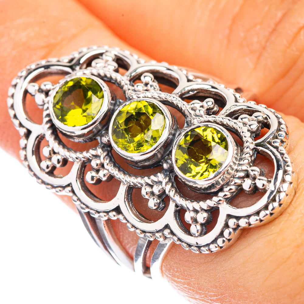 Peridot Ring Size 6.75 (925 Sterling Silver) R142653