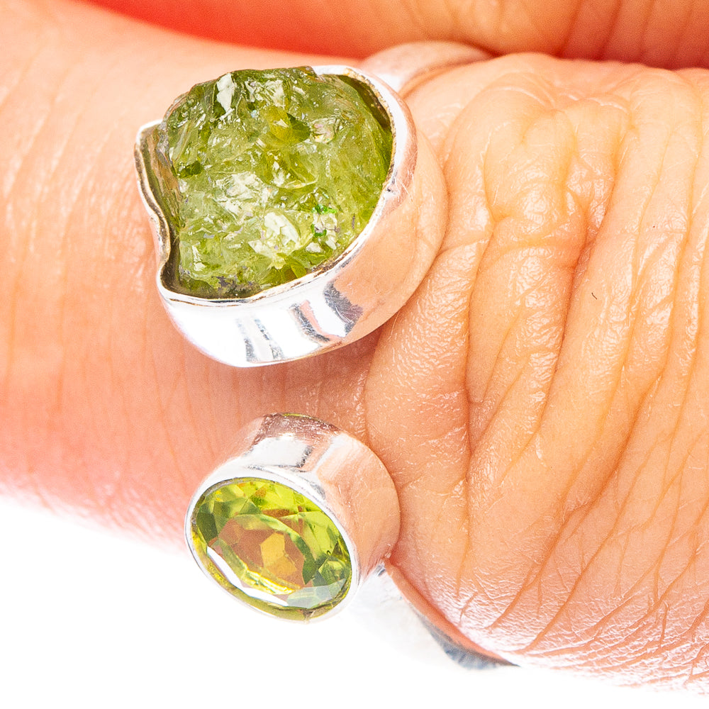 Peridot Ring Size 6.75 (925 Sterling Silver) R6968