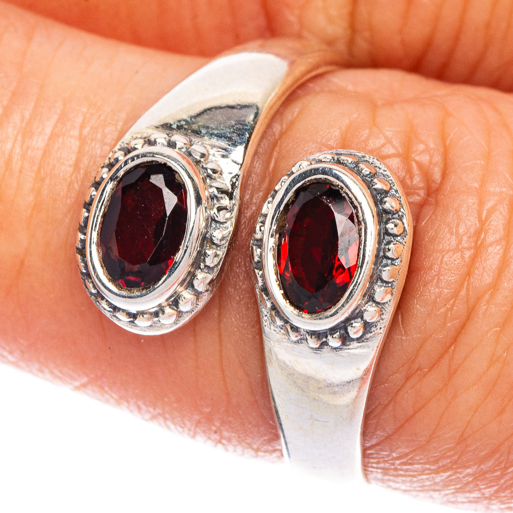 Garnet Ring Size 8.5 (925 Sterling Silver) R147088