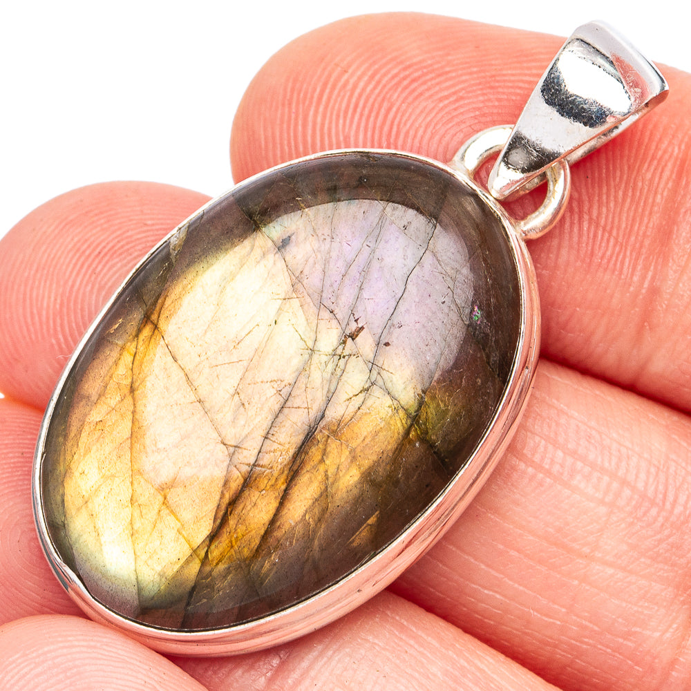 Labradorite Pendant 1 1/2" (925 Sterling Silver) P45132