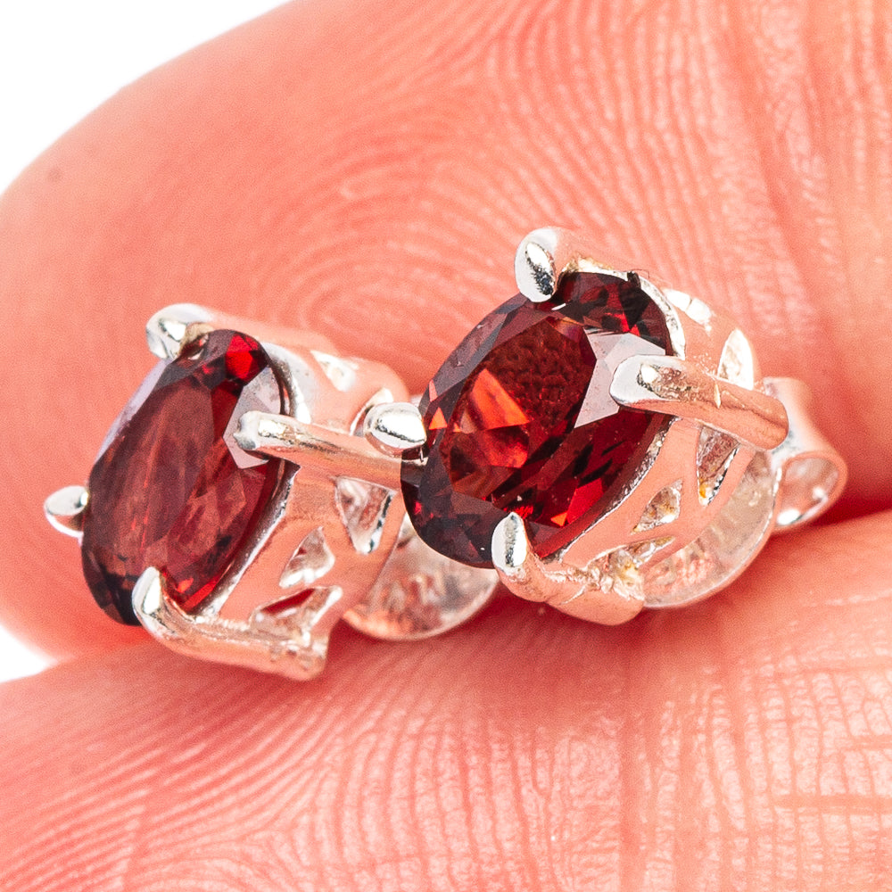 Garnet Earrings 1/4" (925 Sterling Silver) E2602