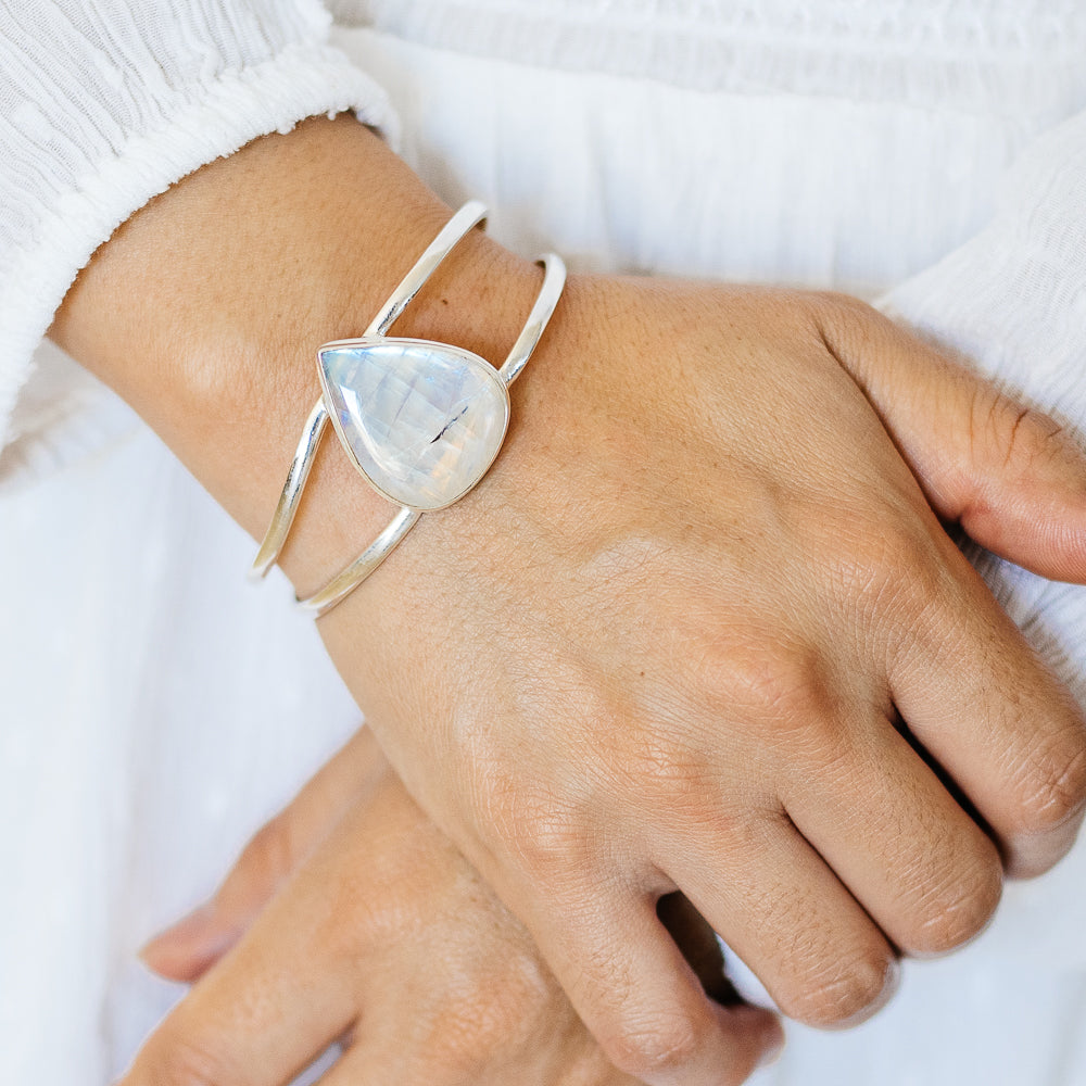Rainbow Moonstone Cuff Bracelet (925 Sterling Silver) BR90255