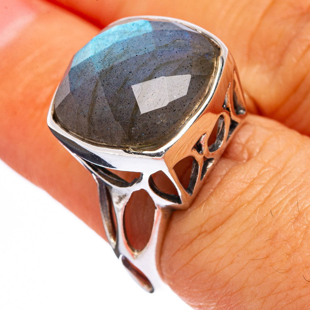 Labradorite Ring Size 7 (925 Sterling Silver) R146282
