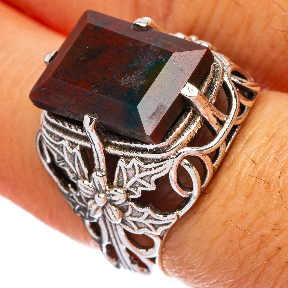 Large Bloodstone Ring Size 7 (925 Sterling Silver) R146452