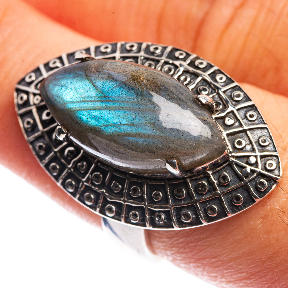 Labradorite Ring Size 7 (925 Sterling Silver) R144085
