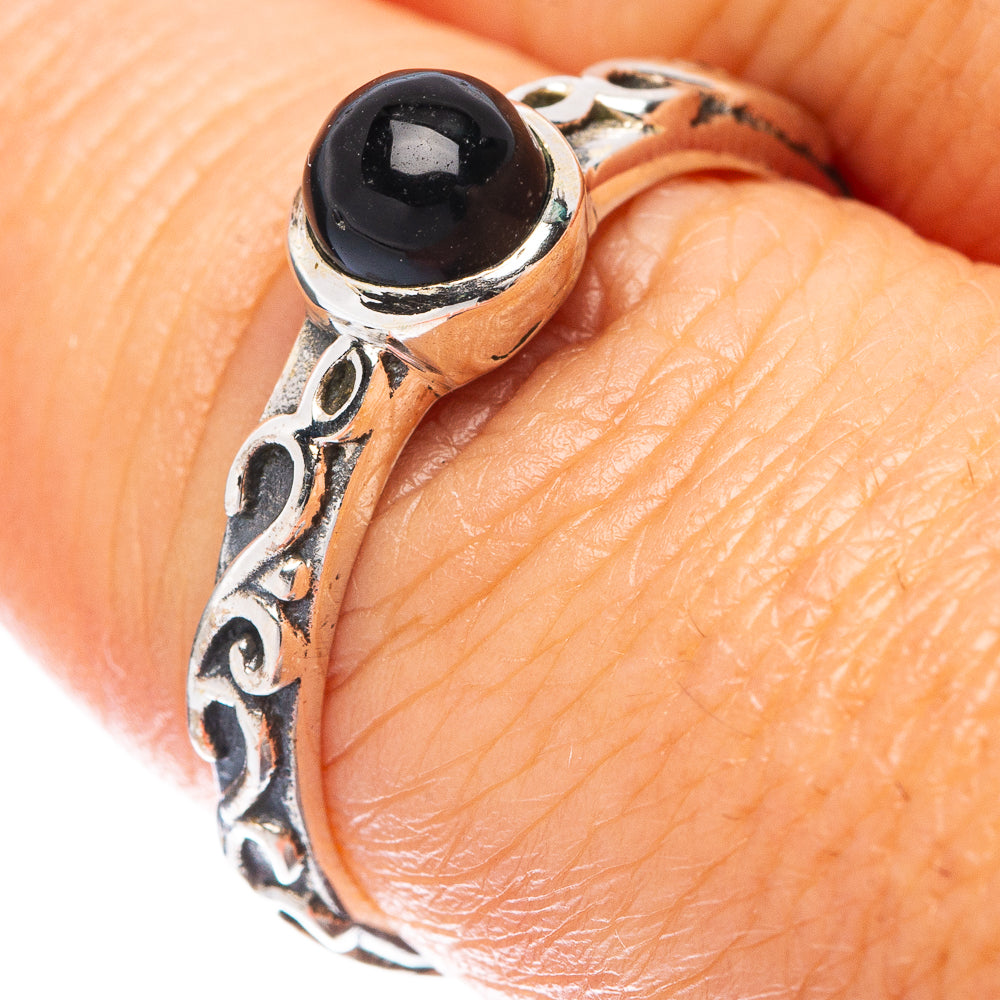 Black Onyx Ring Size 7.75 (925 Sterling Silver) R5534