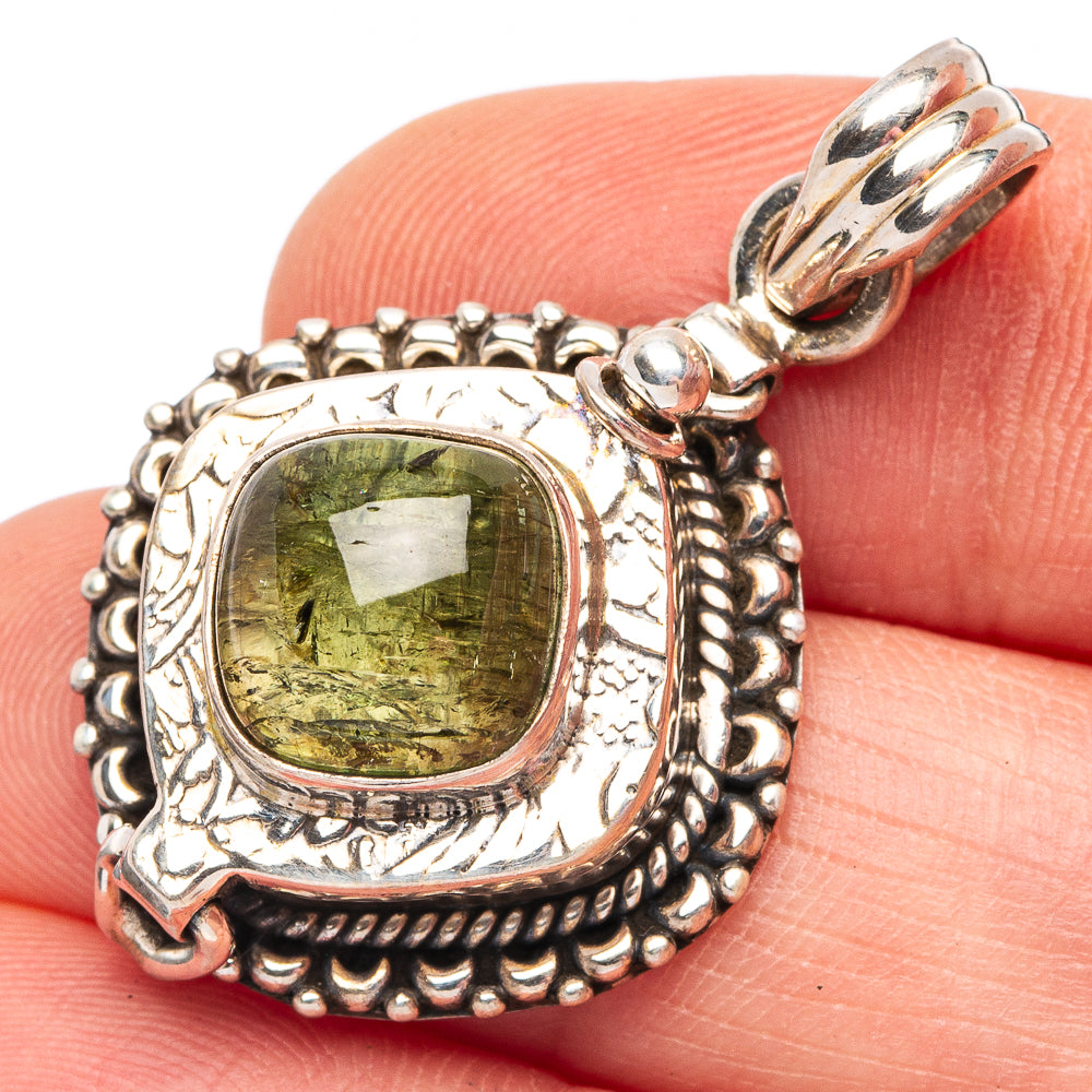 Prehnite Poison 925 Sterling Silver Pendant 1 3/8" (925 Sterling Silver) P43638