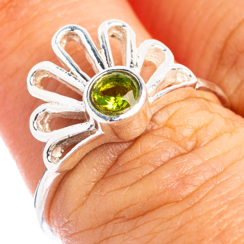 Peridot Daisy Dainty Ring Size 6.75 (.925 Sterling Silver)