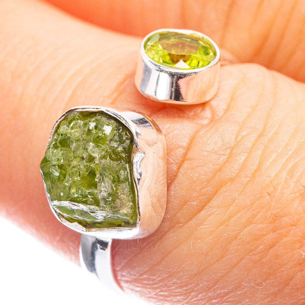 Rough Peridot Dainty Ring Size 7 (925 Sterling Silver) R142528