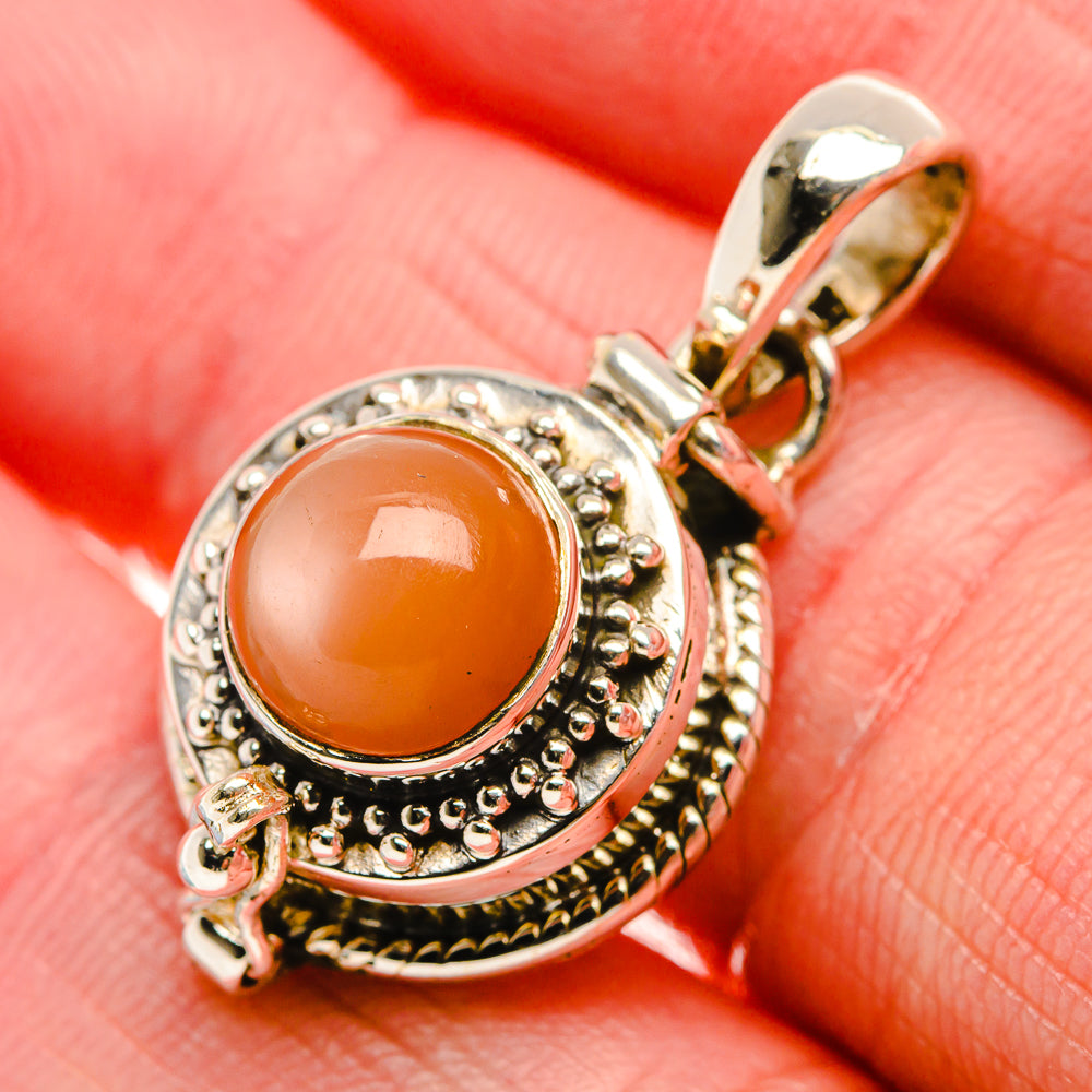 Poison Peach Moonstone Pendant 1 1/4" (925 Sterling Silver) PD37546