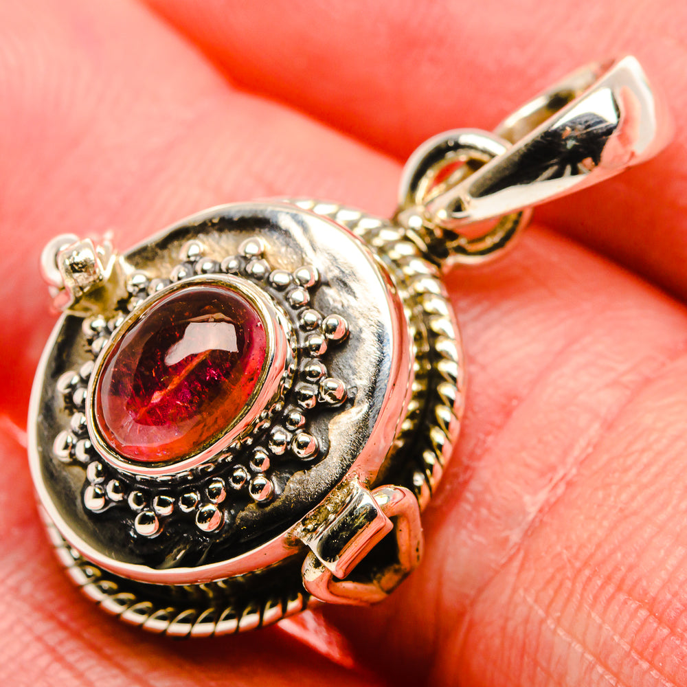 Poison Garnet Pendant 1 1/4" (925 Sterling Silver) PD37489